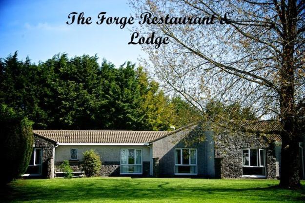 Forge Motel & Firehouse Restaurant St Clears Exterior photo